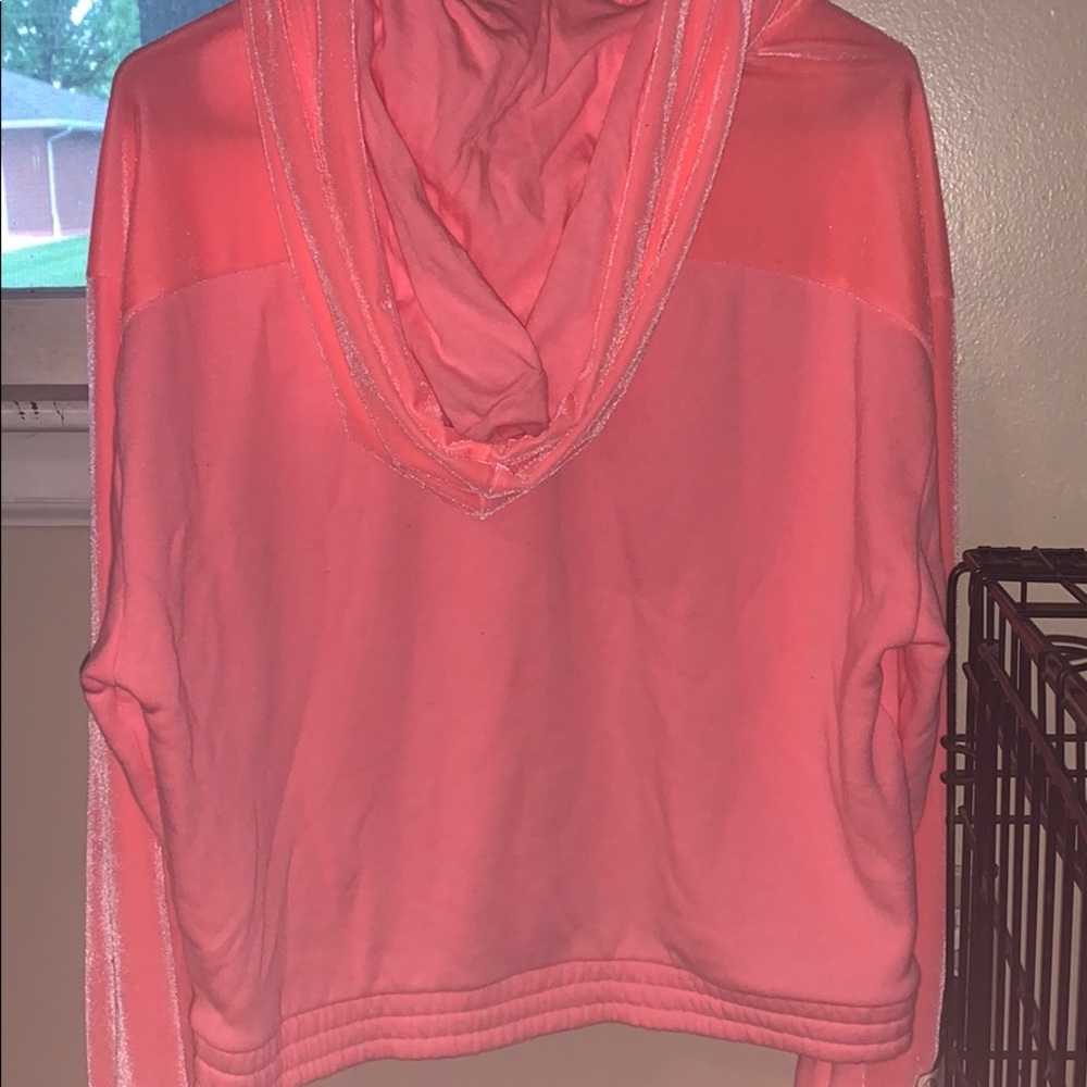 Pink crop top - Picture 2 of 5